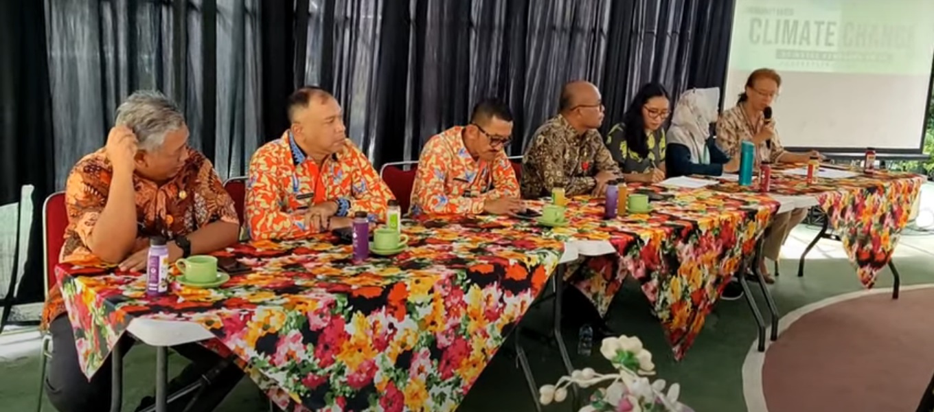 DOSEN ILMU TANAH MENGIKUTI PERTEMUAN ASEAN COMMUNITY-BASED CLIMATE ACTION DI BOGOR DAN JAKARTA
